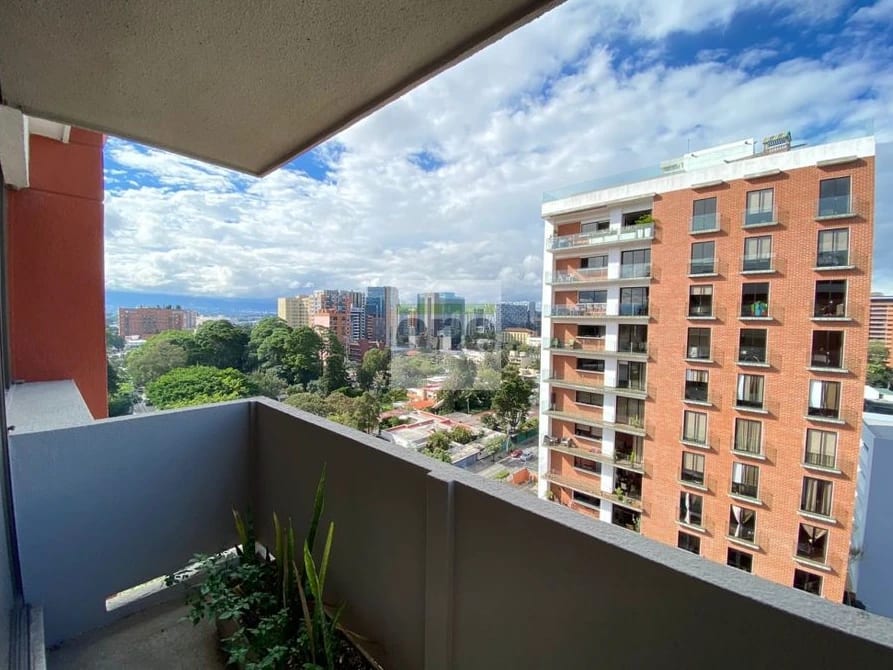 Apartamento Amueblado en alquiler con excelente ubicación Zona 10 — Apartamento en Alquiler en Zona 10, Guatemala, Ciudad — foto 5 de 11
