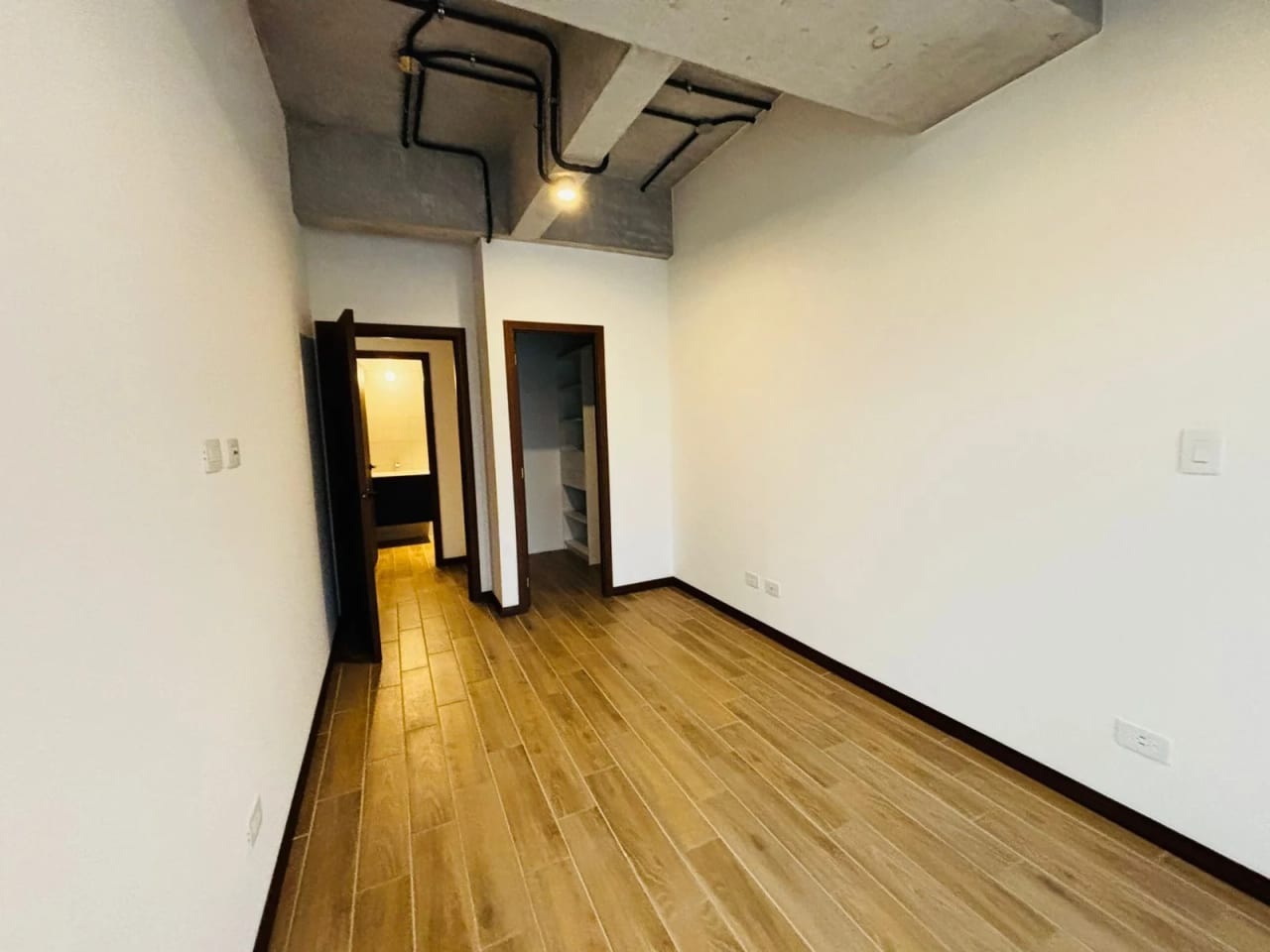 Alquiler de apartamento tipo coral en zona 4 — Apartamento en Alquiler en Zona 4, Guatemala, Ciudad — foto 2 de 14