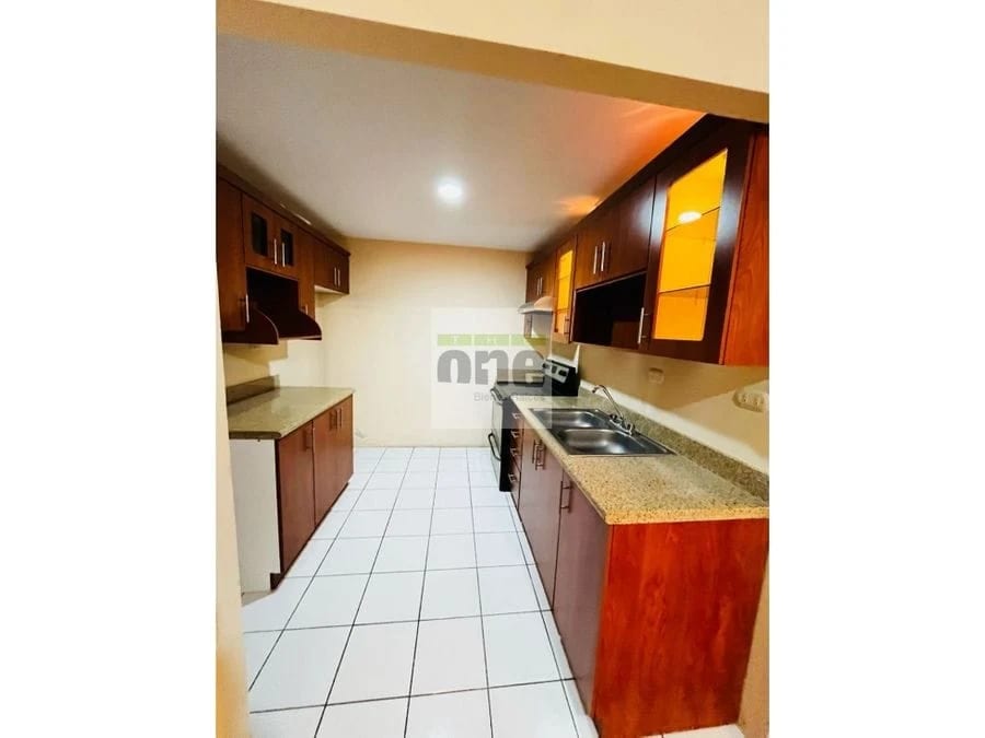 Apartamento con balcón en alquiler en zona 15, Colonia El Maestro — Apartamento en Alquiler en Zona 15, Guatemala, Ciudad — foto 5 de 12