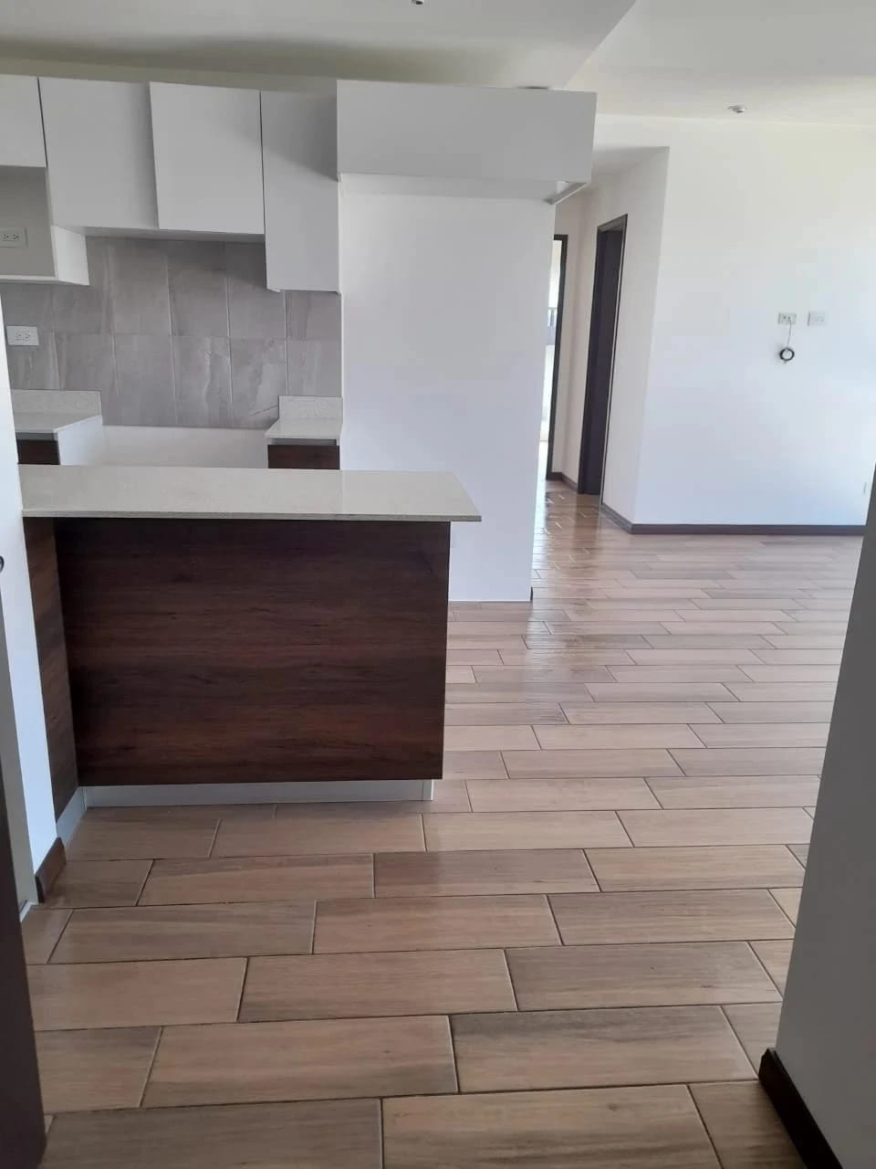 Apartamento en Venta - Nivel Alto - Torre Asunción Sur Zona 5 — Apartamento en Venta en Zona 5, Guatemala, Ciudad — foto 2 de 17