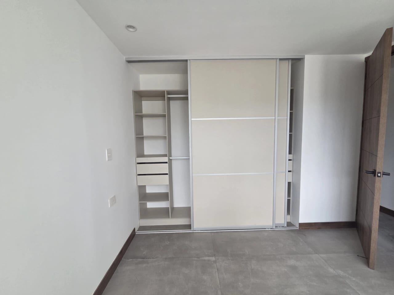 Venta Apartamento Edificio 21 Avenida Vista Hermosa I Zona 15 — Apartamento en Venta en Zona 15, Guatemala, Ciudad — foto 4 de 9