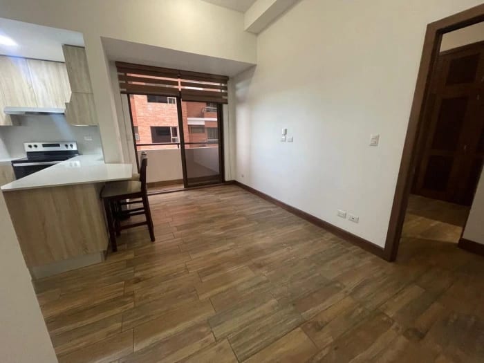 Apartamento En Renta en zona 10 — Apartamento en Alquiler en Salvattore, Zona 10, Guatemala, Ciudad — foto 6 de 10