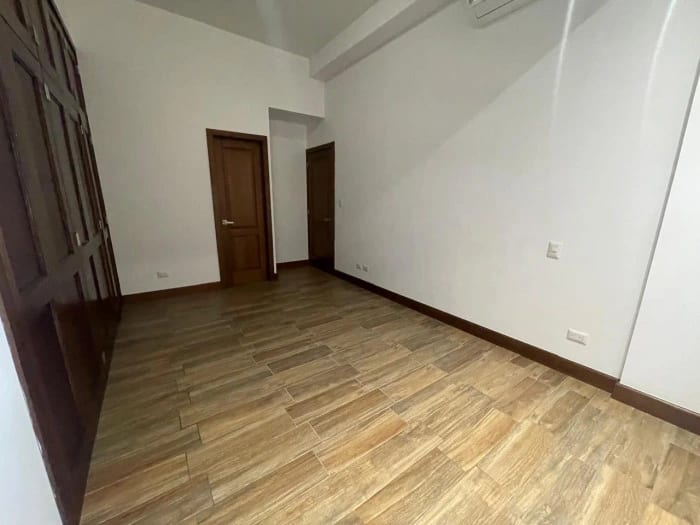 Apartamento En Renta en zona 10 — Apartamento en Alquiler en Salvattore, Zona 10, Guatemala, Ciudad — foto 9 de 10