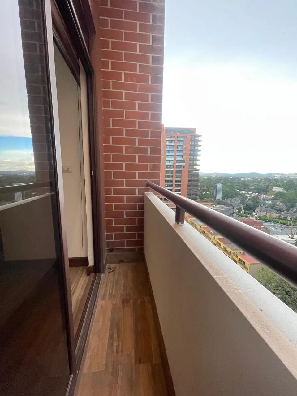 Apartamento en Renta en Zona 10 — Apartamento en Alquiler en Salvattore, Zona 10, Guatemala, Ciudad — foto 5 de 8