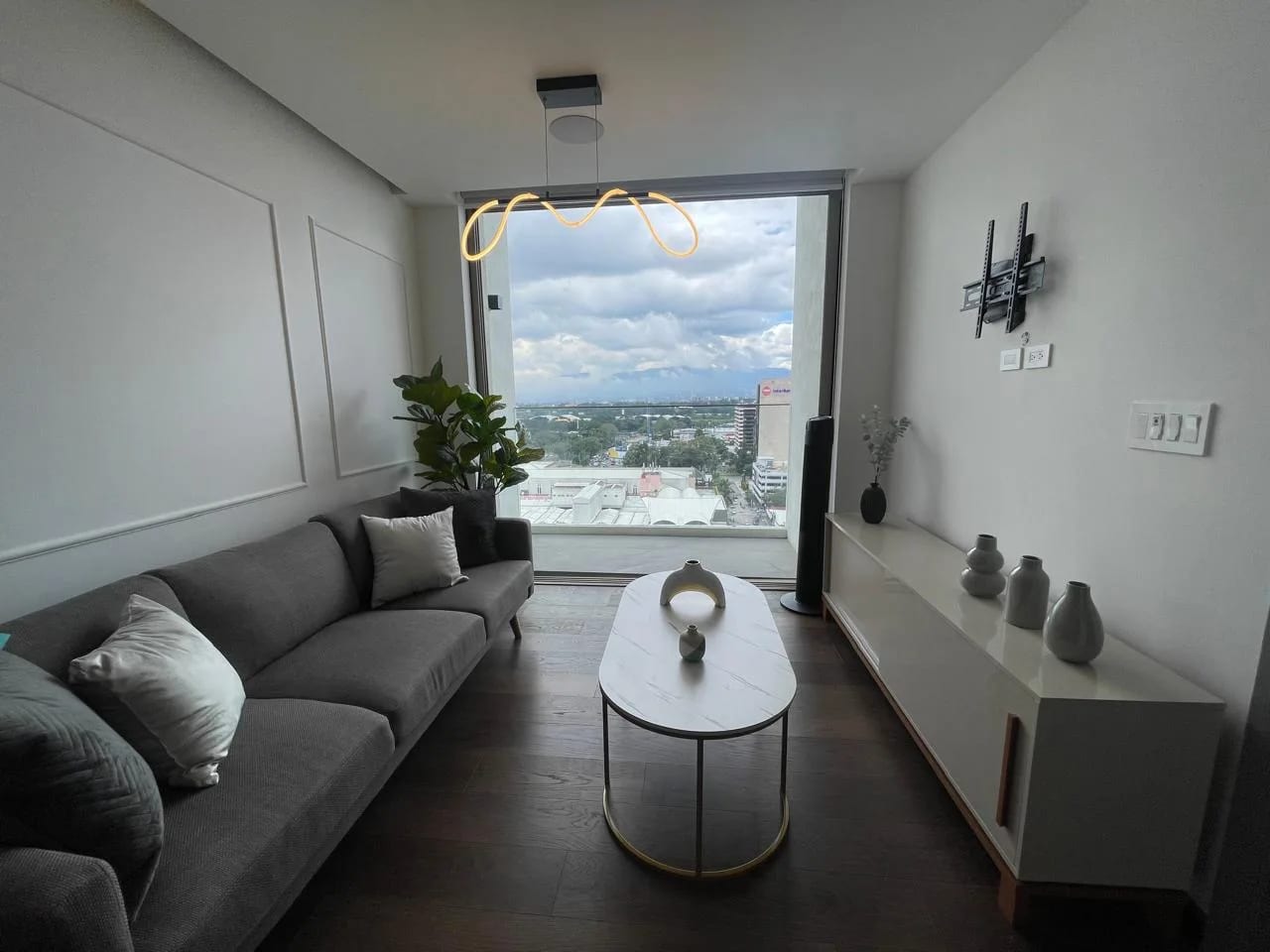 Apartamento Amueblado y Equipado en Renta en zona 10 — Apartamento en Alquiler en Atarah, Zona 10, Guatemala, Ciudad — foto 7 de 7