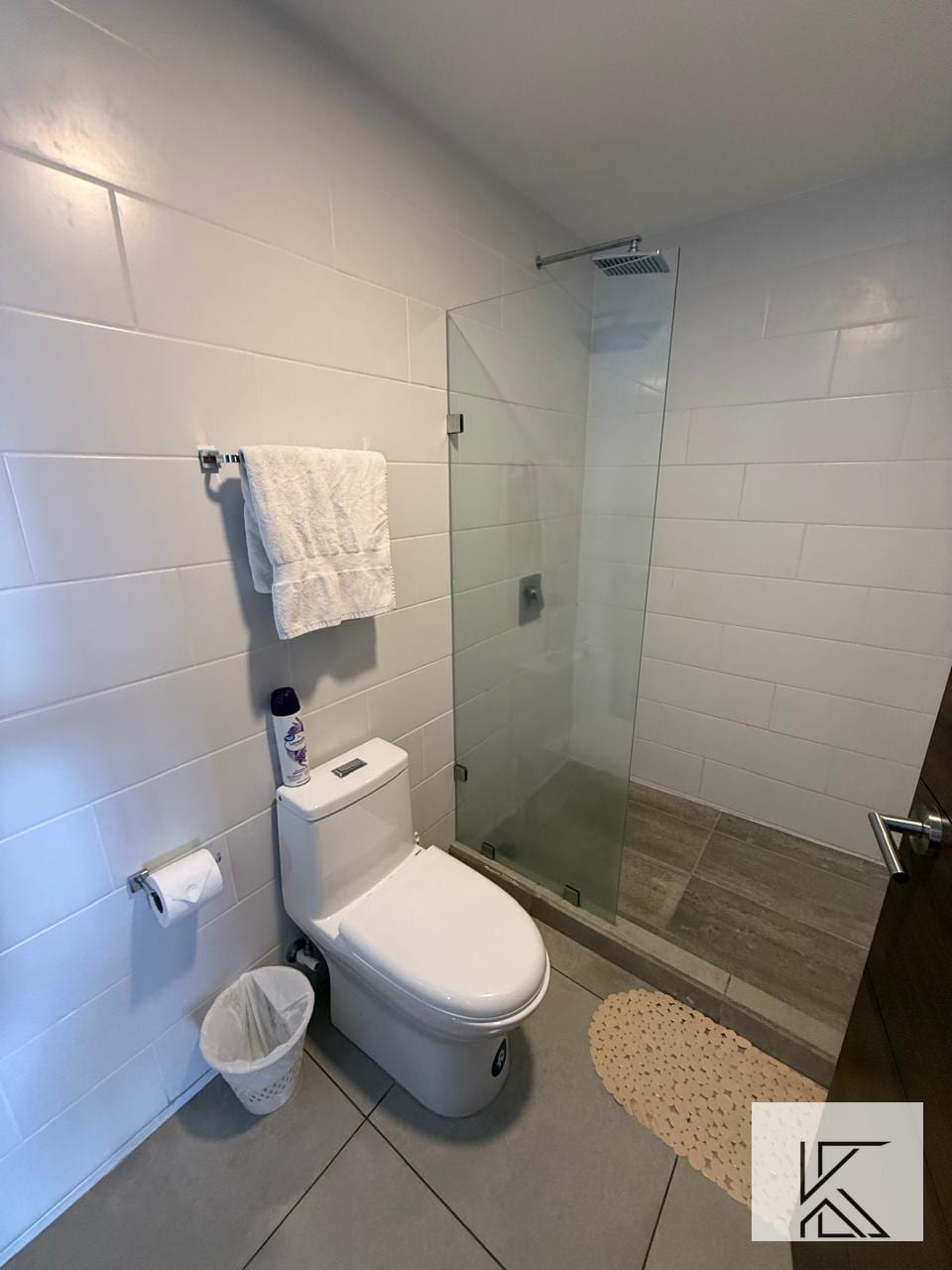 Apartamento en ALQUILER en Edificio ELEMENTO zona 13 — Apartamento en Alquiler en Elemento Plaza Berlín, Zona 13, Guatemala, Ciudad — foto 6 de 17