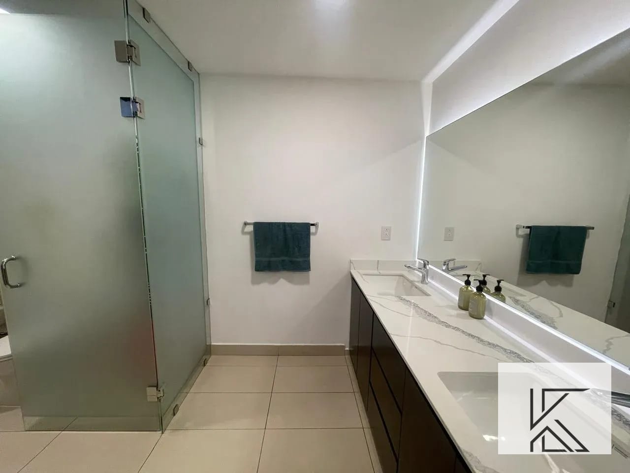 Elegante Apartamento en Edificio Boutique en zona 14 — Apartamento en Venta en Zona 14, Guatemala, Ciudad — foto 9 de 17