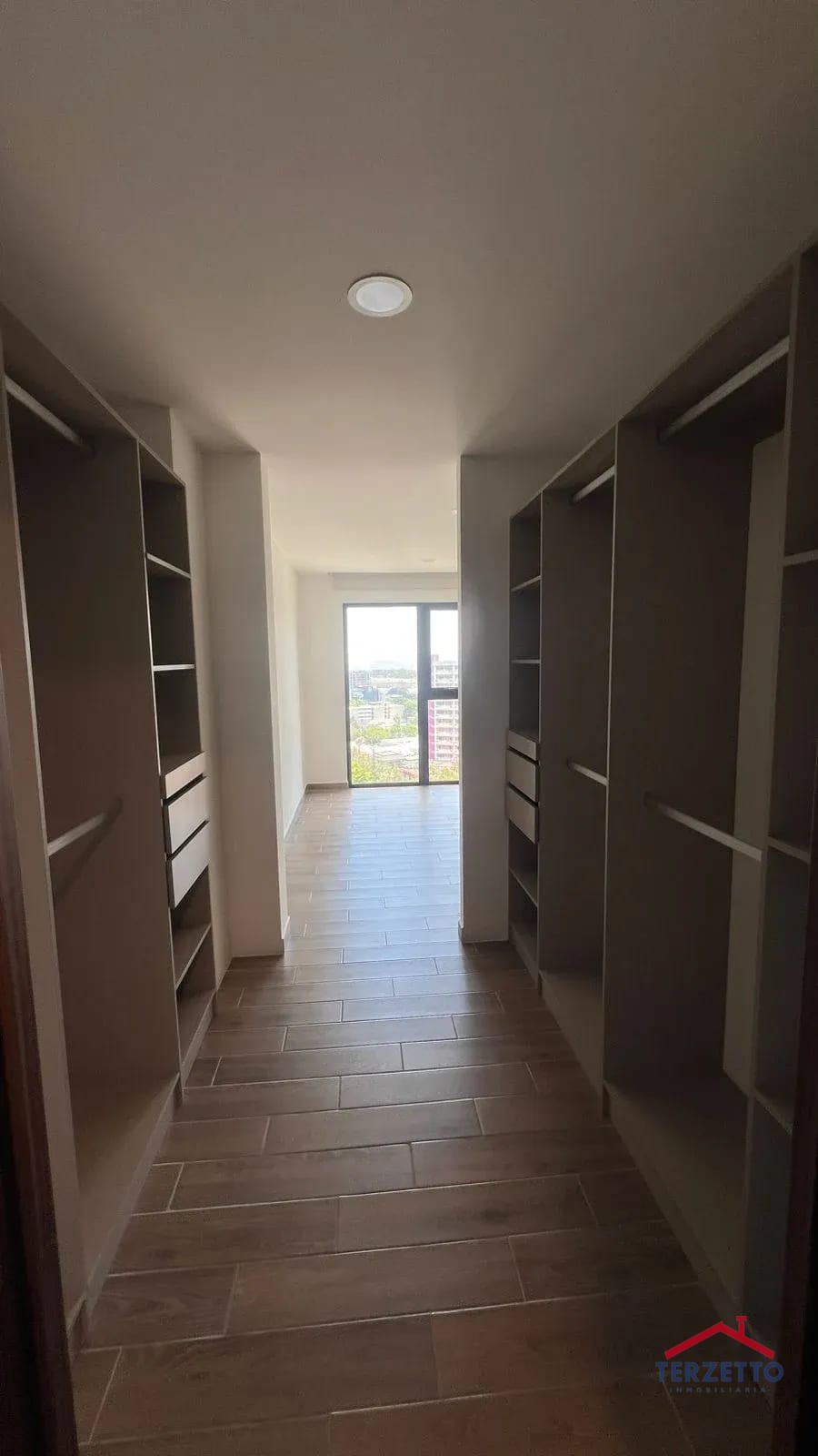 Apartamento en Parque 14 — Apartamento en Alquiler en Parque 14, Zona 14, Guatemala, Ciudad — foto 9 de 15