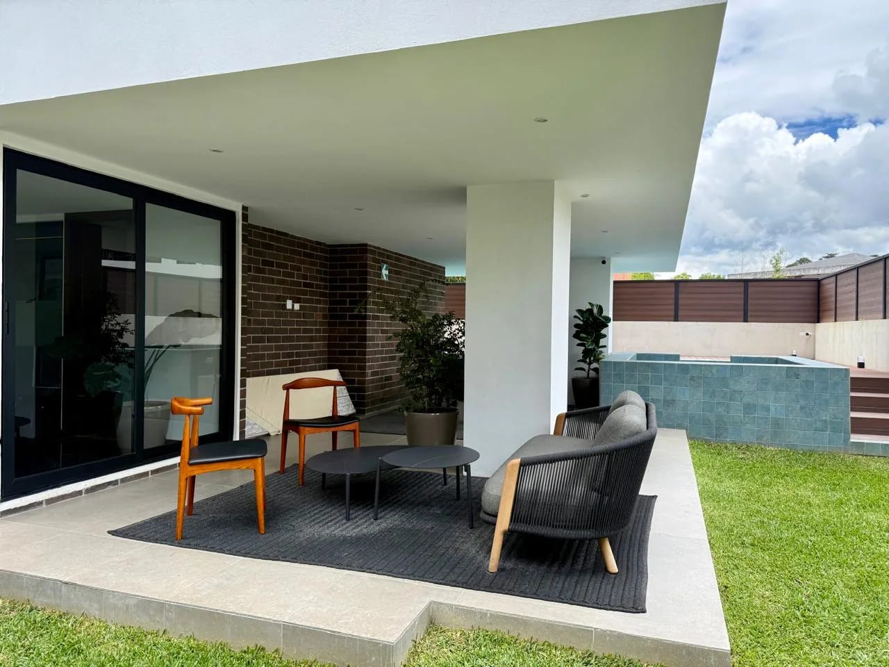APARTAMENTO EN RENTA EN EXLUSIVO EDIFICIO DE ZONA 14 — Apartamento en Alquiler en Zona 14, Guatemala, Ciudad — foto 16 de 17
