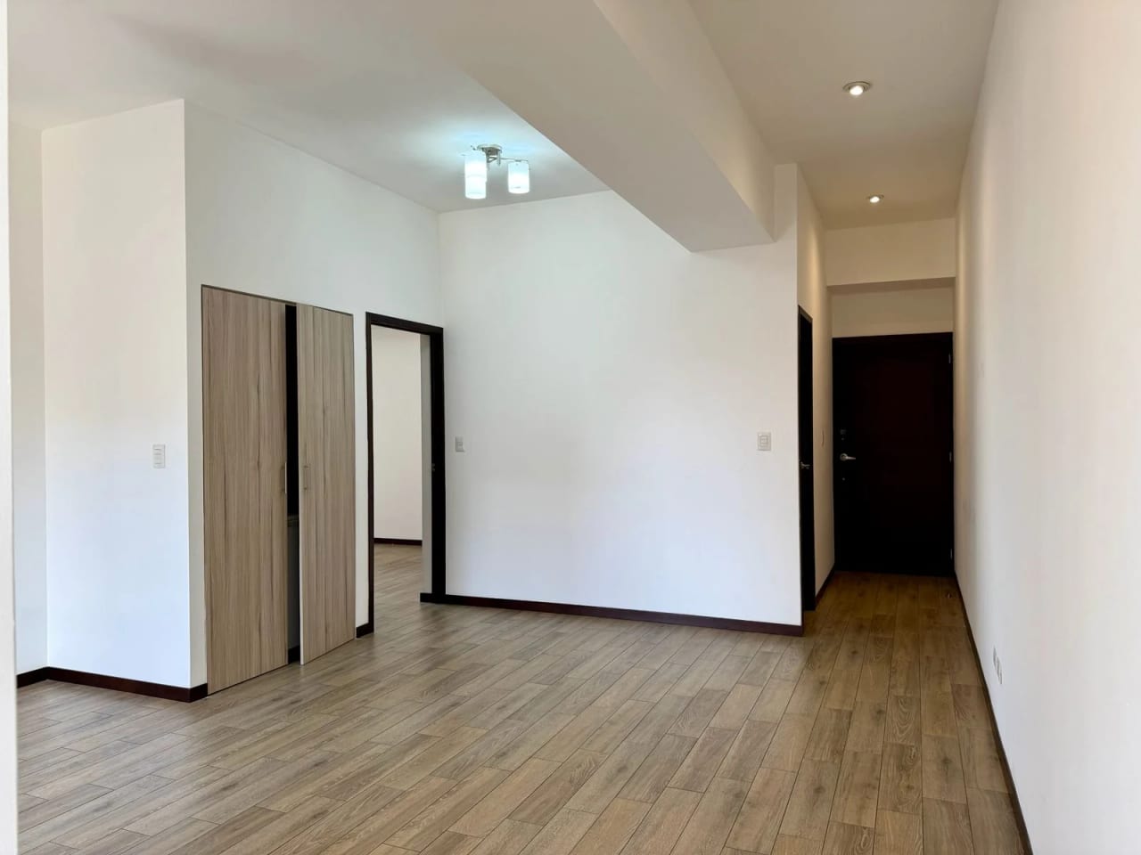 APARTAMENTO EN RENTA EN ZONA 14 — Apartamento en Alquiler en Zona 14, Guatemala, Ciudad — foto 2 de 17