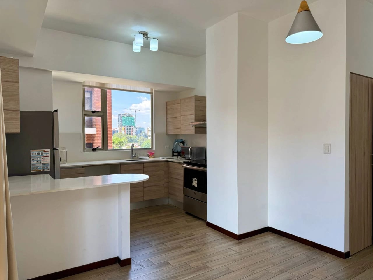 APARTAMENTO EN RENTA EN ZONA 14 — Apartamento en Alquiler en Zona 14, Guatemala, Ciudad — foto 4 de 17