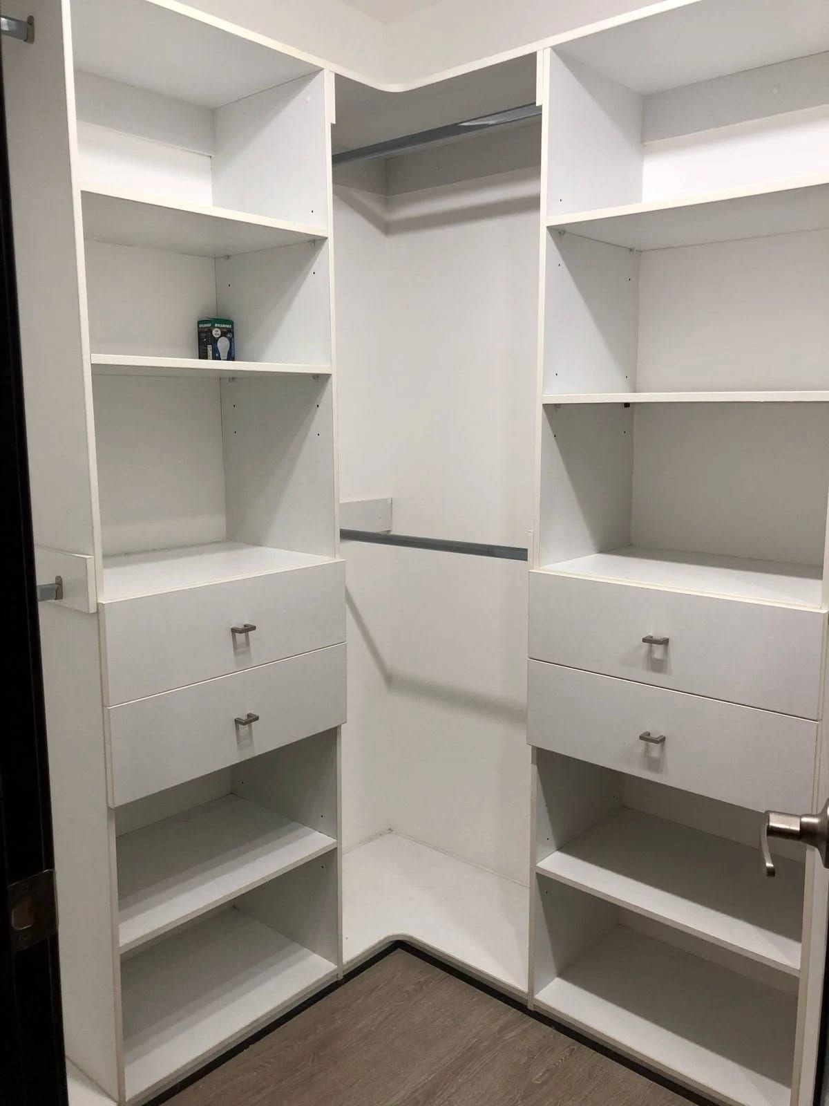 APARTAMENTO EN RENTA EN ZONA 10, EDIFICIO NEO — Apartamento en Alquiler en Neo Apartamentos, Zona 10, Guatemala, Ciudad — foto 10 de 13