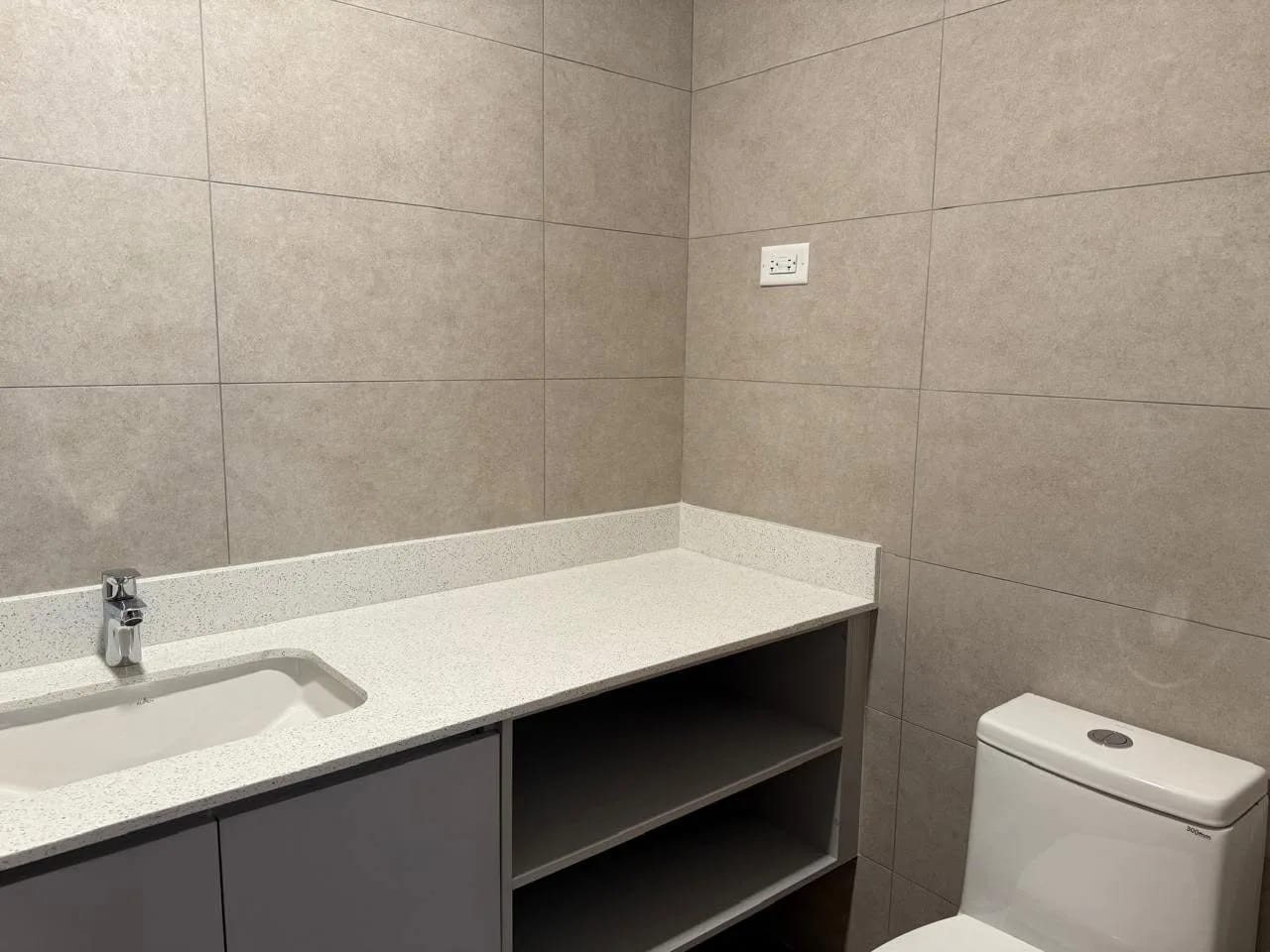 APARTAMENTO EN RENTA EN ZONA 14, PARQUE 14 — Apartamento en Alquiler en Parque 14, Zona 14, Guatemala, Ciudad — foto 4 de 17