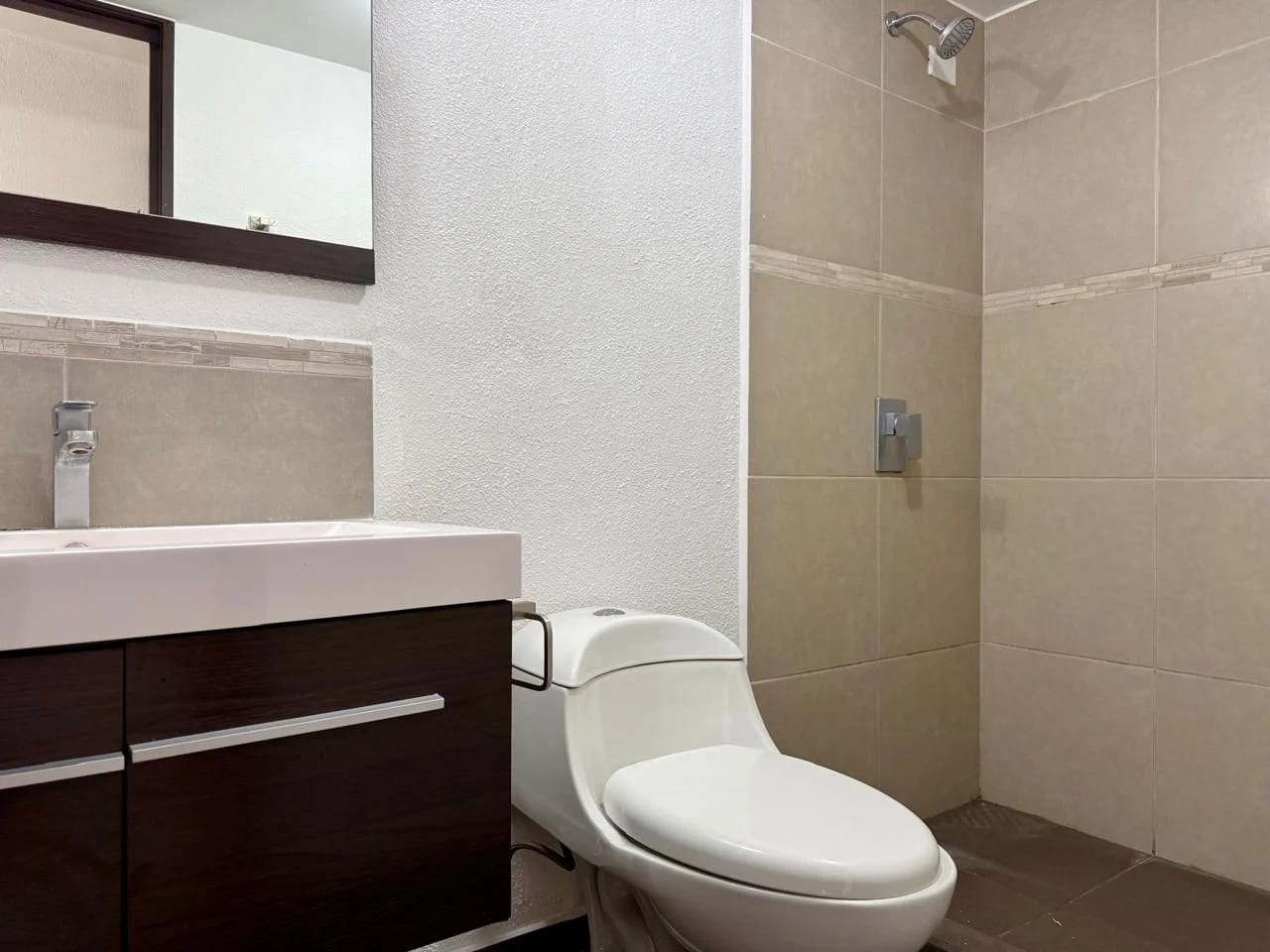 APARTAMENTO EN RENTA EN ZONA 11, PARQUE 11 — Apartamento en Alquiler en Parque 11, Zona 11, Guatemala, Ciudad — foto 7 de 16