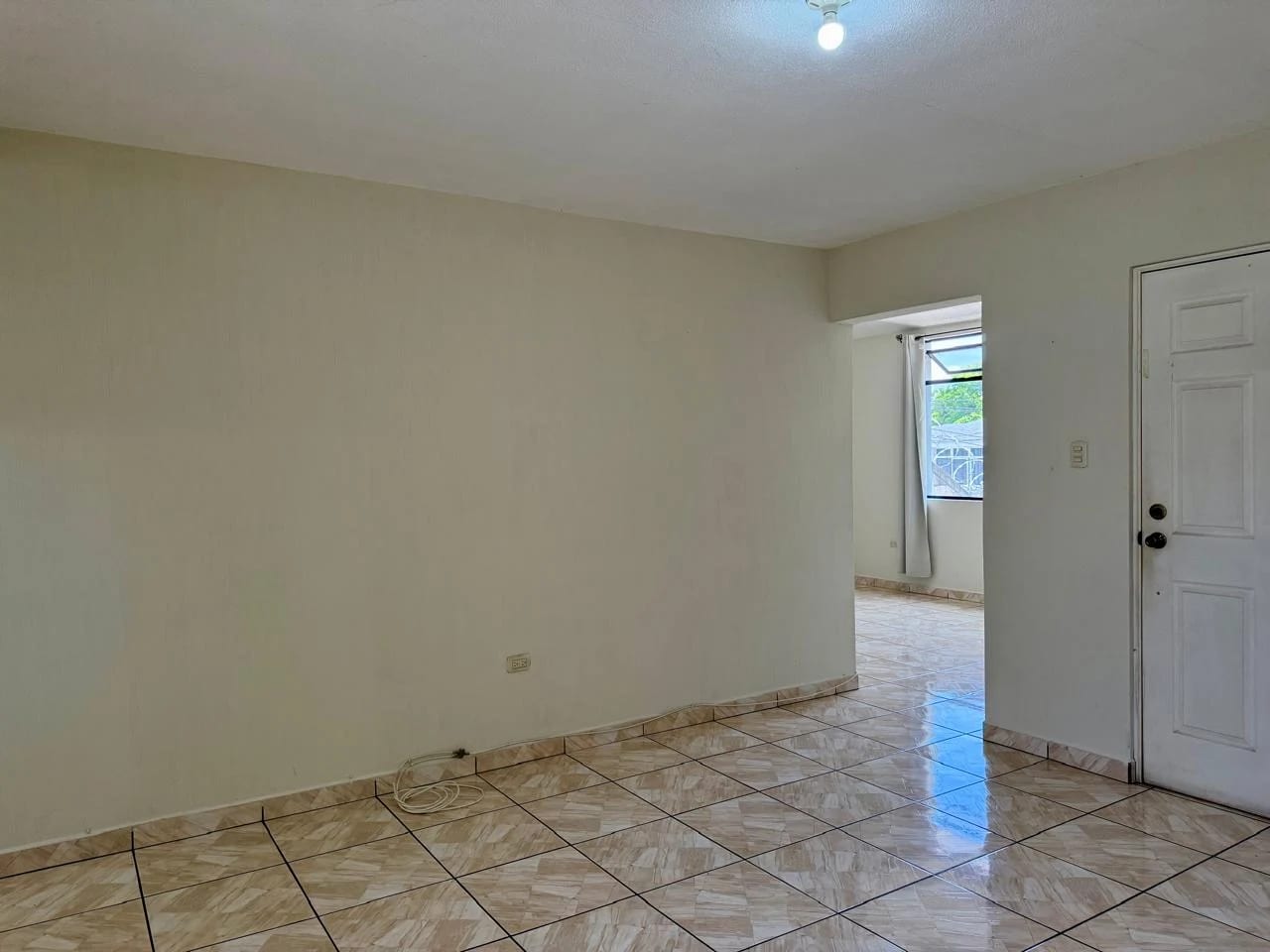 APARTAMENTO EN RENTA EN SAN CRISTOBAL, SECTOR B2 — Apartamento en Alquiler en Zona 8 Mixco, Guatemala, Ciudad — foto 5 de 17