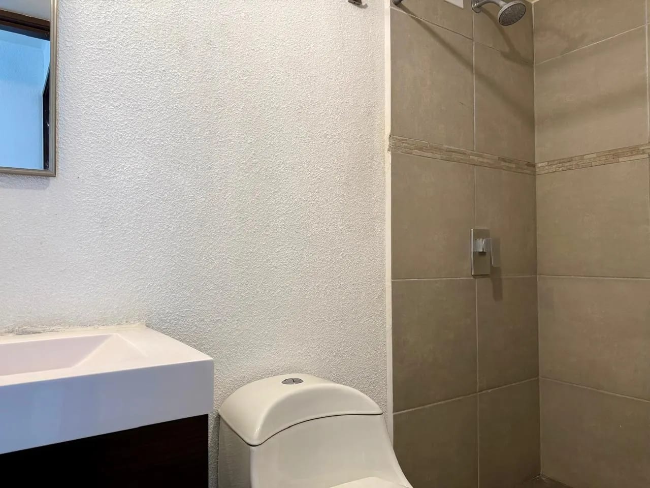 APARTAMENTO EN RENTA EN ZONA 11, PARQUE 11 — Apartamento en Alquiler en Parque 11, Zona 11, Guatemala, Ciudad — foto 8 de 16