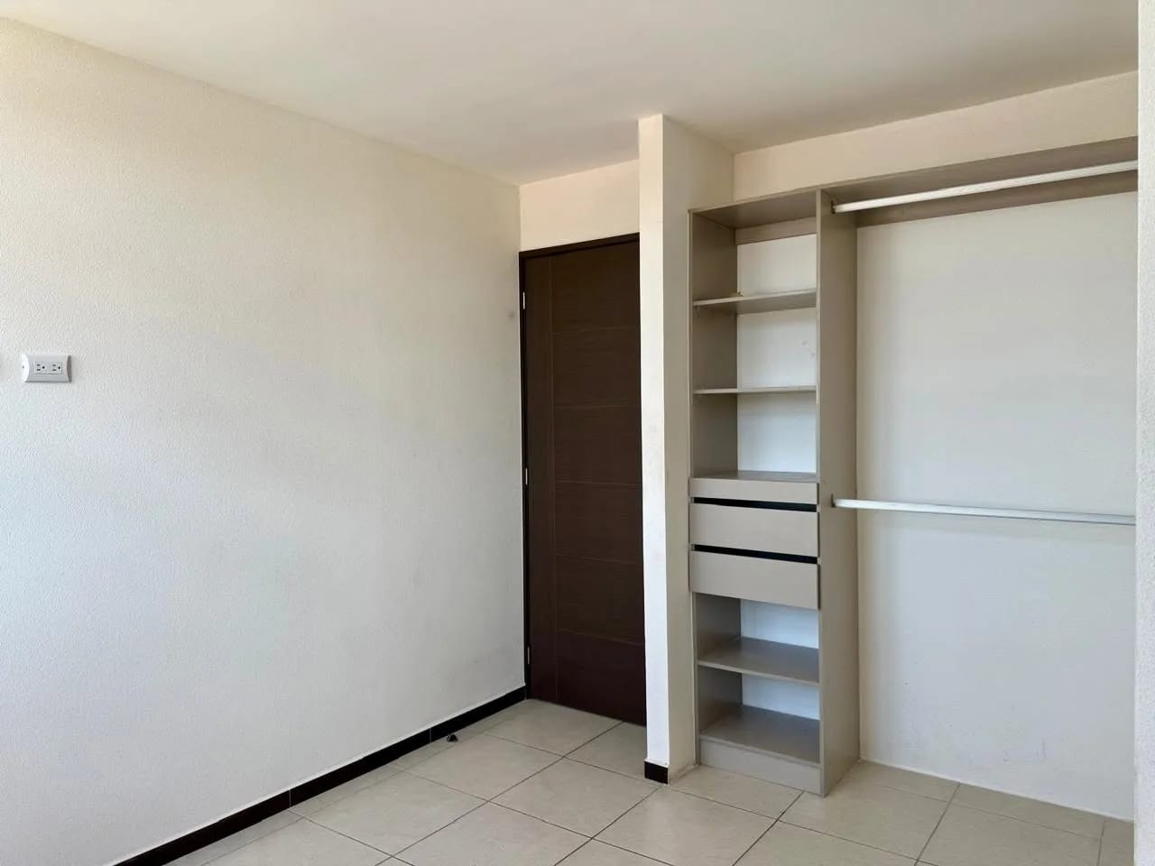 APARTAMENTO EN RENTA EN ZONA 11, PARQUE SAN JORGE — Apartamento en Alquiler en Parque San Jorge, Zona 11, Guatemala, Ciudad — foto 5 de 17