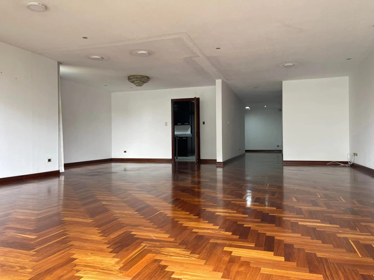 Apartamento en Venta en Zona 14, Edificio Villa Mayor — Apartamento en Venta en Villa Mayor, Zona 14, Guatemala, Ciudad — foto 2 de 9