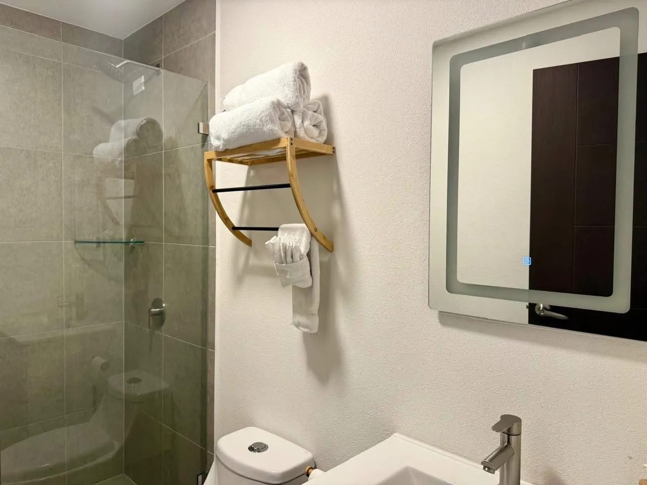 Apartamento Amueblado en Renta en Zona 11, Parque San Jorge — Apartamento en Alquiler en Parque San Jorge, Zona 11, Guatemala, Ciudad — foto 10 de 17