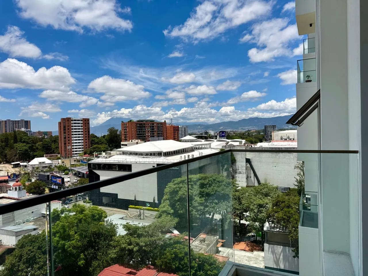 Apartamento en Venta en Zona 10, Atarah — Apartamento en Venta en Atarah, Zona 10, Guatemala, Ciudad — foto 3 de 17