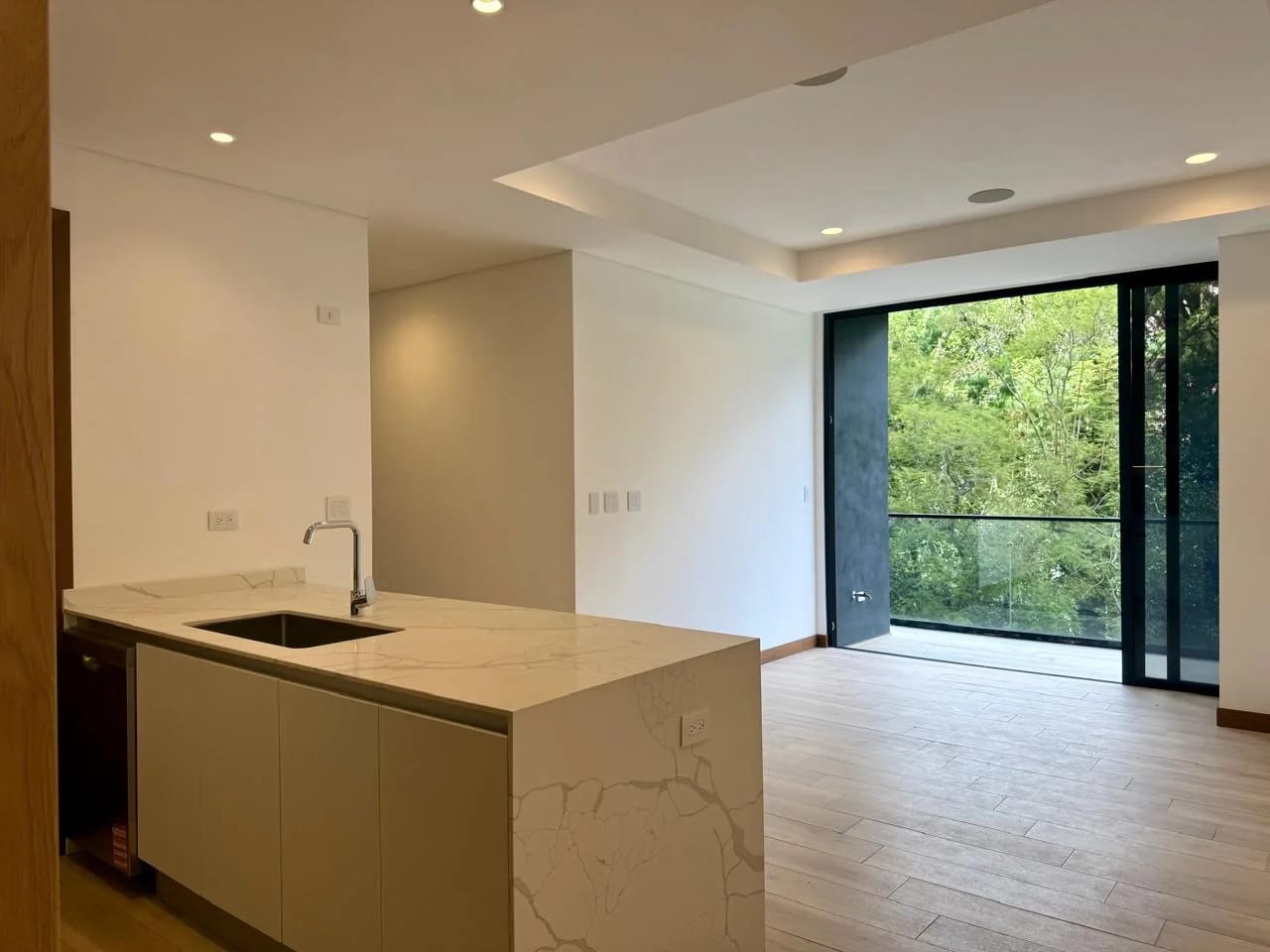 Apartamento en Renta en Zona 10, Ferré Diez — Apartamento en Alquiler en Ferré Diez, Zona 10, Guatemala, Ciudad — foto 1 de 17