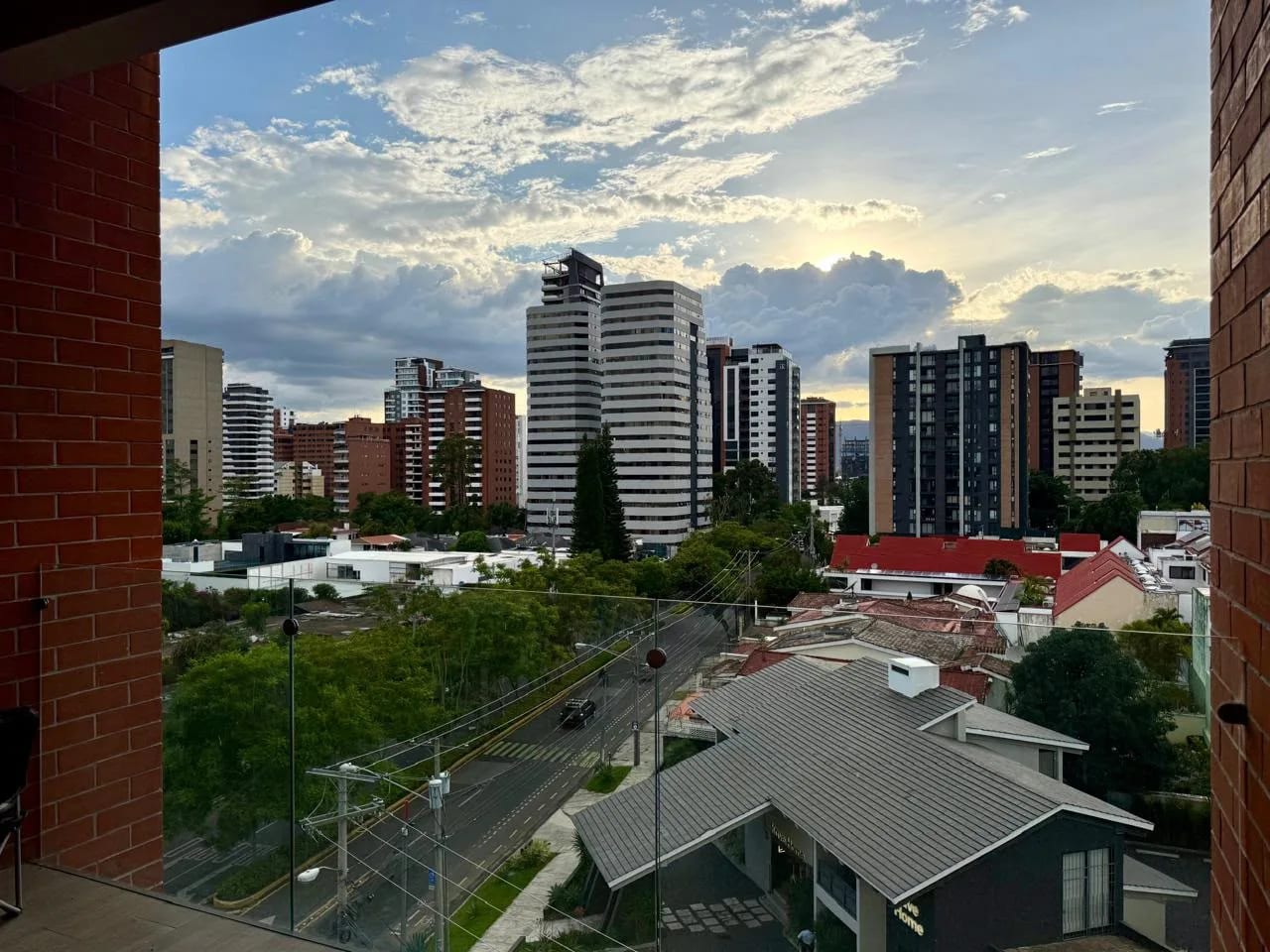 Apartamento en Renta en Zona 14 — Apartamento en Alquiler en Zona 14, Guatemala, Ciudad — foto 5 de 17