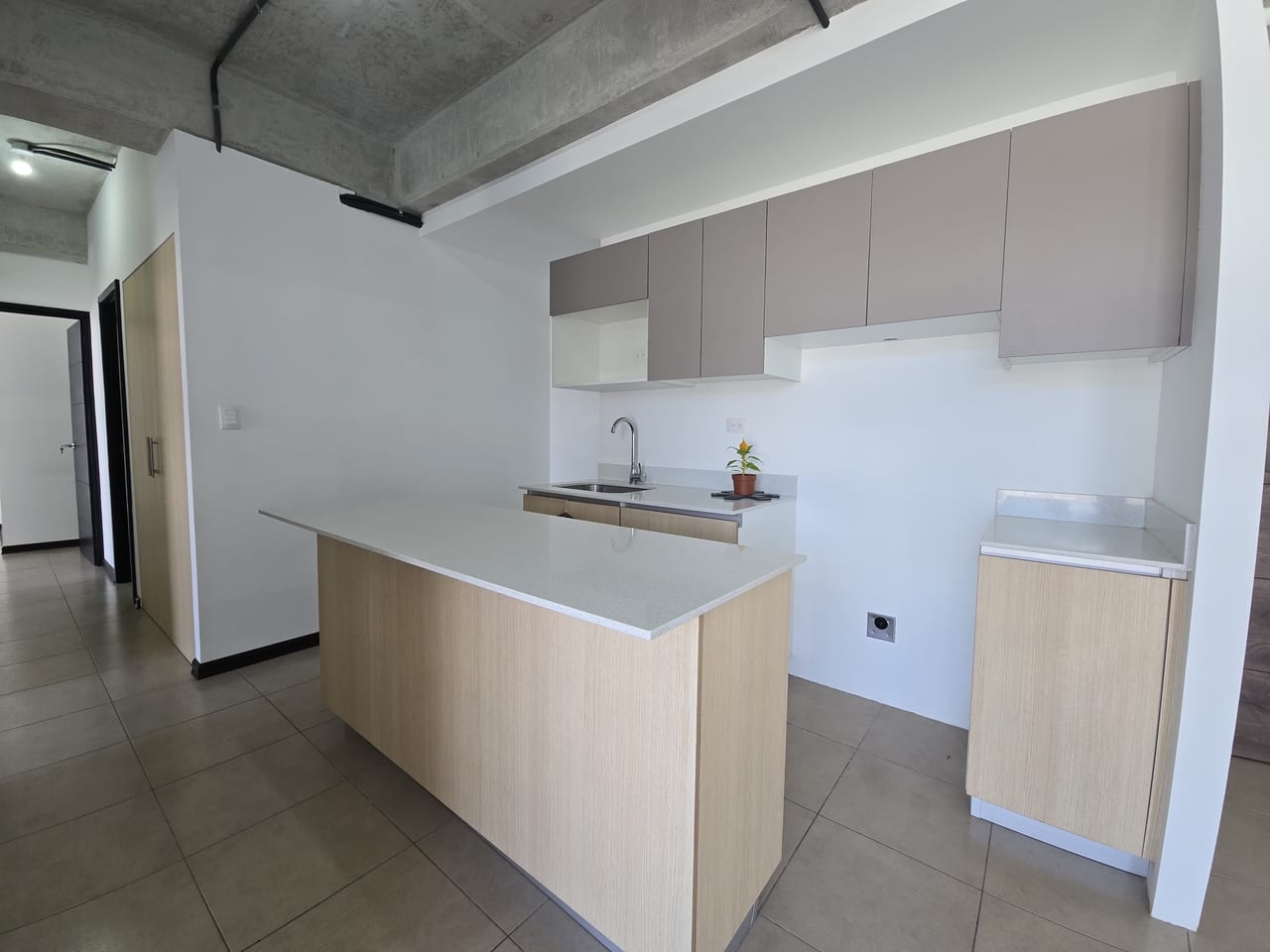 Apartamento en Renta y Venta Edificio Nikao — Apartamento en Alquiler en Zona 4 Mixco, Guatemala, Ciudad — foto 2 de 11
