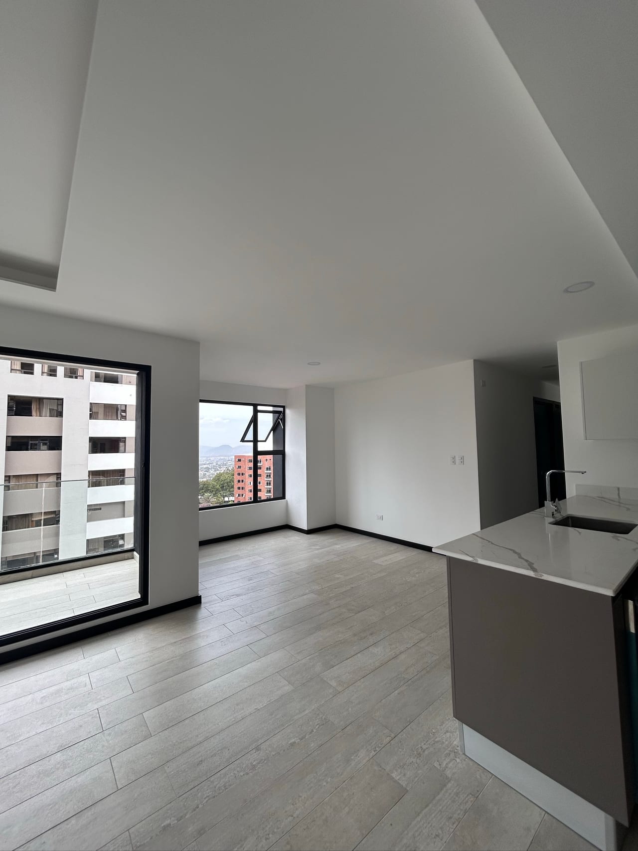 Apartamento en renta edificio VERDÚ Z13 — Apartamento en Alquiler en Zona 13, Guatemala, Ciudad — foto 1 de 16
