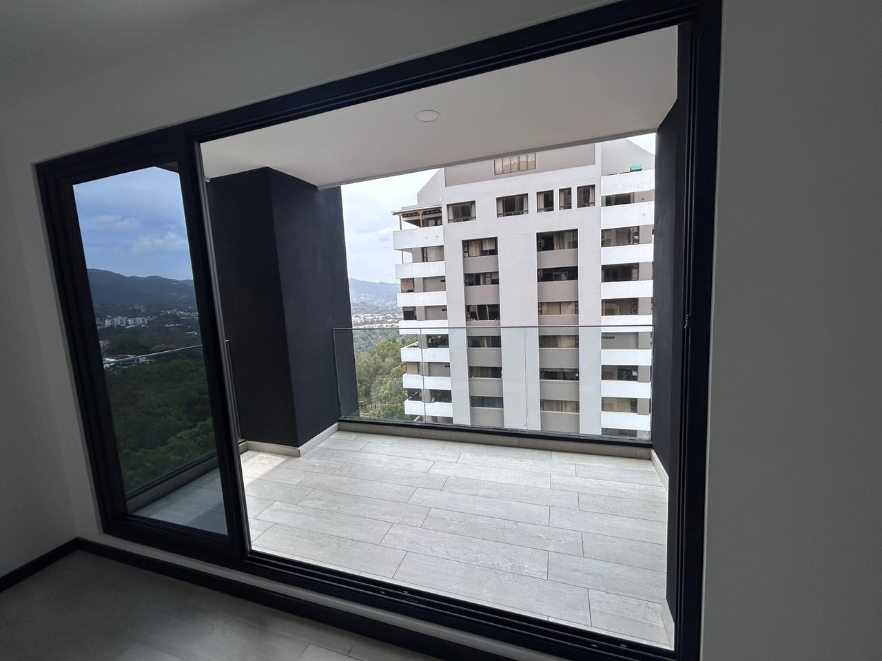 Apartamento en renta edificio VERDÚ Z13 — Apartamento en Alquiler en Zona 13, Guatemala, Ciudad — foto 3 de 16