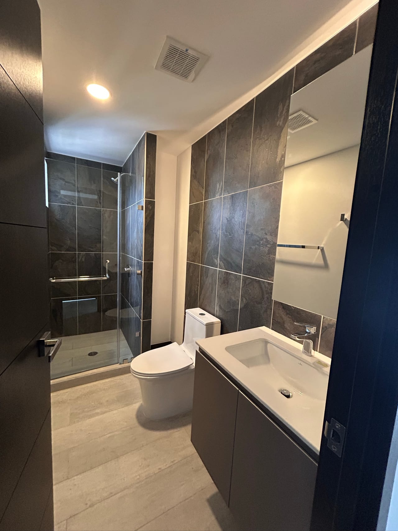 Apartamento en renta edificio VERDÚ Z13 — Apartamento en Alquiler en Zona 13, Guatemala, Ciudad — foto 9 de 16