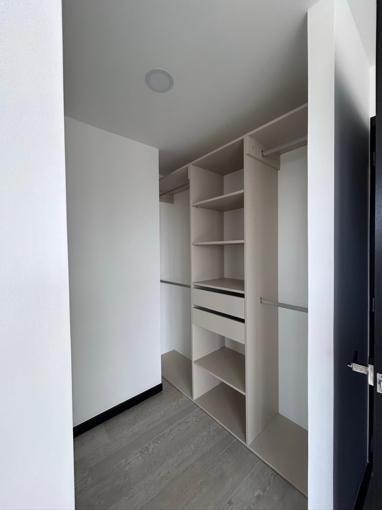 Apartamento en renta edificio VERDÚ Z13 — Apartamento en Alquiler en Zona 13, Guatemala, Ciudad — foto 15 de 16
