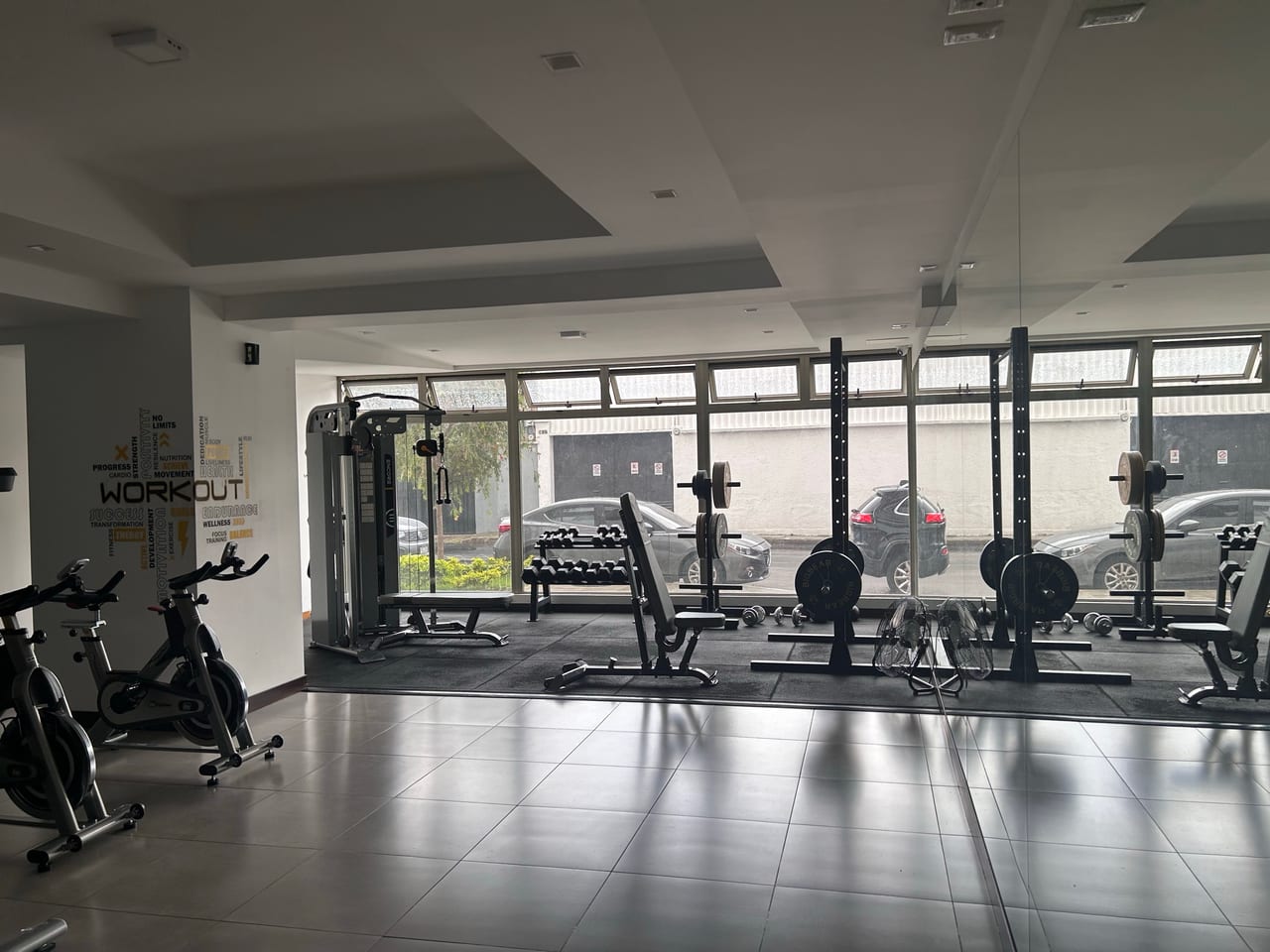 Super ubicado, apartamento en renta en edificio CASALINI — Apartamento en Alquiler en Zona 10, Guatemala, Ciudad — foto 13 de 17