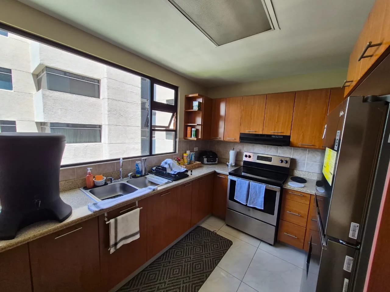 Apartamento amueblado en renta!! Excelente ubicación de la zona 14 — Apartamento en Alquiler en Real de Las Américas, Zona 14, Guatemala, Ciudad — foto 5 de 17