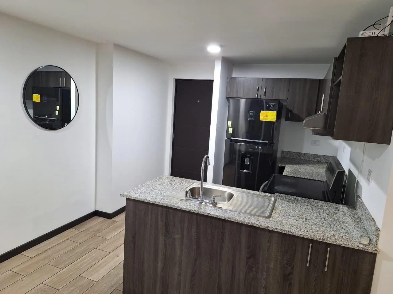Apartamento en renta, primer nivel con patio! Petápolis z12 — Apartamento en Alquiler en Petápolis, Zona 12, Guatemala, Ciudad — foto 1 de 14