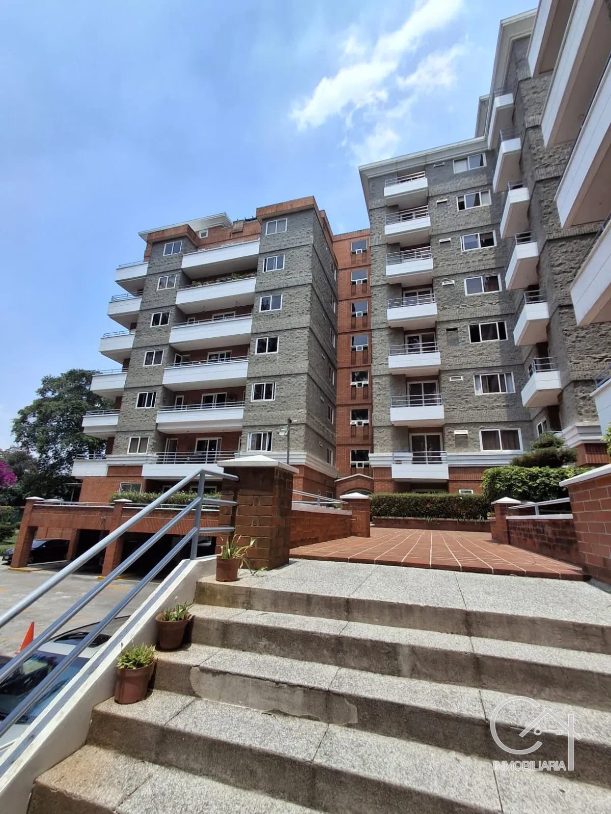 APARTAMENTO en Venta - Jardines de la Floresta, zona 7 — Apartamento en Venta en Jardines de la Floresta, Zona 7, Guatemala, Ciudad — foto 1 de 17