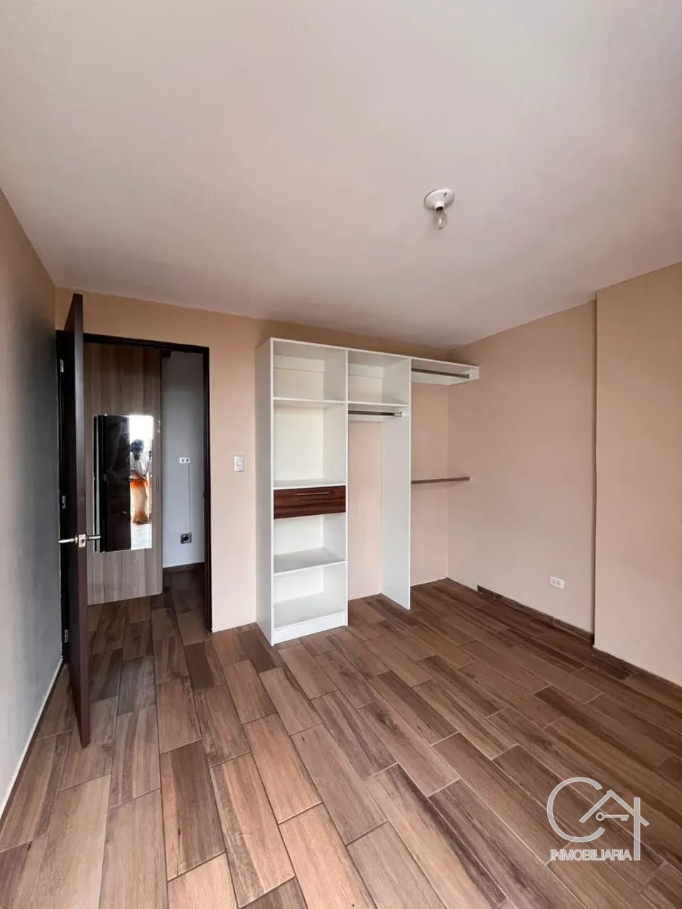Apartamento en renta, Torre Zentia. — Apartamento en Venta en Zona 2 Mixco, Guatemala, Ciudad — foto 3 de 6