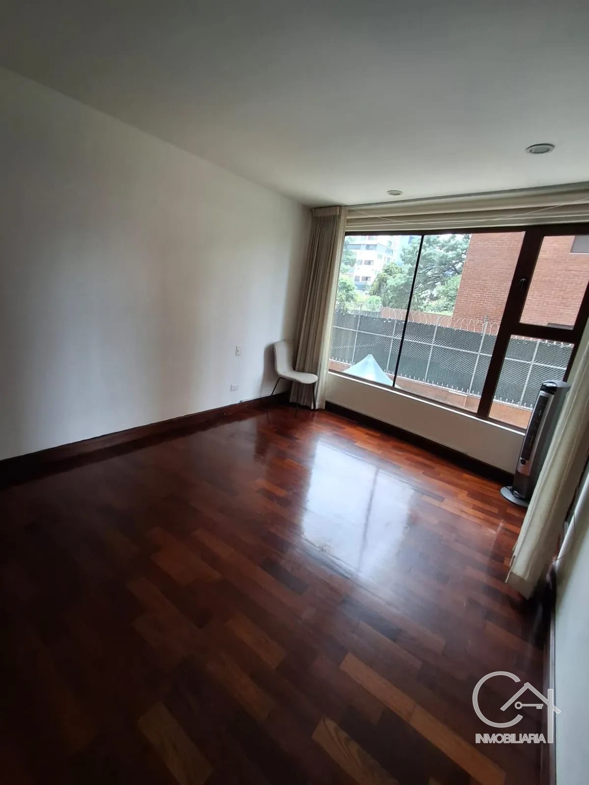 Apartamento en renta, Santa Maria zona 10 — Apartamento en Alquiler en Zona 10, Guatemala, Ciudad — foto 4 de 5