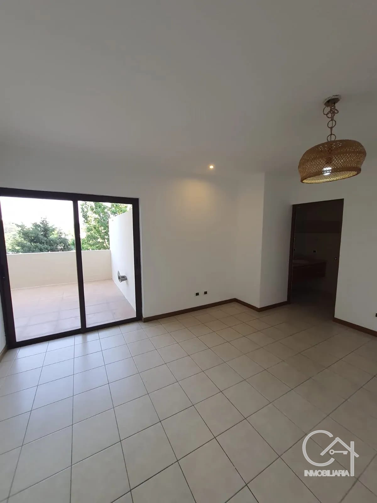 Apartamento en renta, El Robledal zona 15 — Apartamento en Alquiler en Zona 15, Guatemala, Ciudad — foto 1 de 6