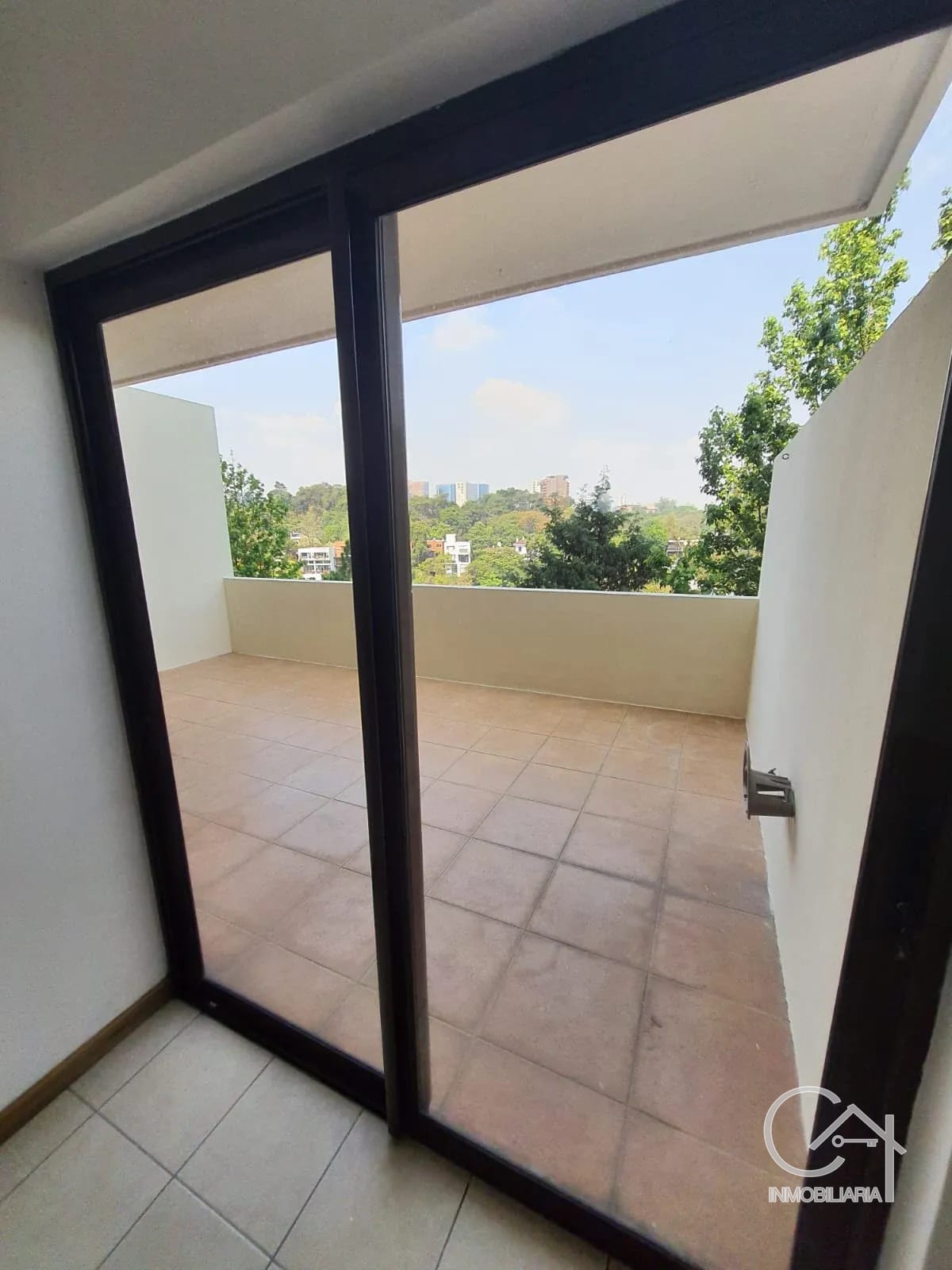 Apartamento en renta, El Robledal zona 15 — Apartamento en Alquiler en Zona 15, Guatemala, Ciudad — foto 2 de 6