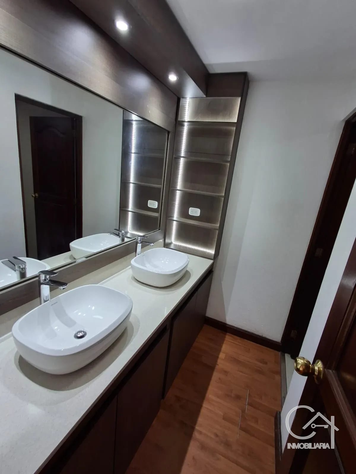 Amplio Apartamento en Renta, Torreliana Hills — Apartamento en Alquiler en Carretera a El Salvador, Guatemala, Ciudad — foto 4 de 7