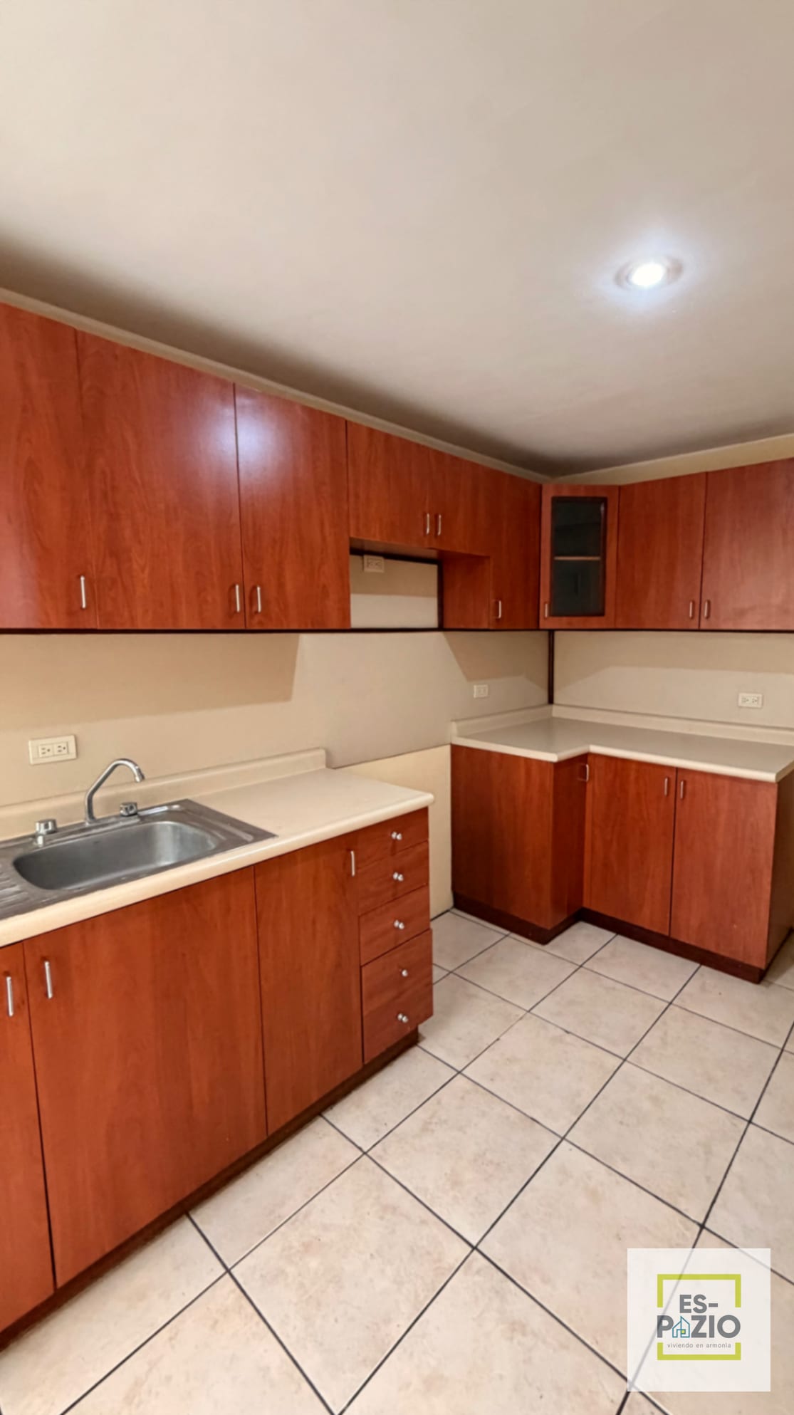 Apartamento María del Rosario — Apartamento en Alquiler en La Villa, Zona 14, Guatemala, Ciudad — foto 3 de 15