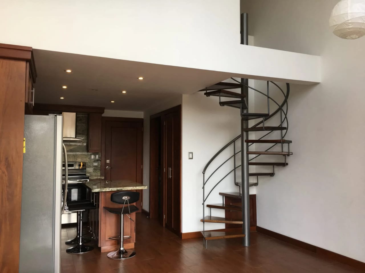 Apartamento en Lindora Lofts Zona 16 — Apartamento en Alquiler en La Montaña, Zona 16, Guatemala, Ciudad — foto 1 de 10