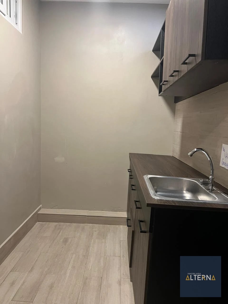 Aparta-estudio Amueblado en Renta en Zona 10 — Apartamento en Alquiler en Zona 10, Guatemala, Ciudad — foto 2 de 4