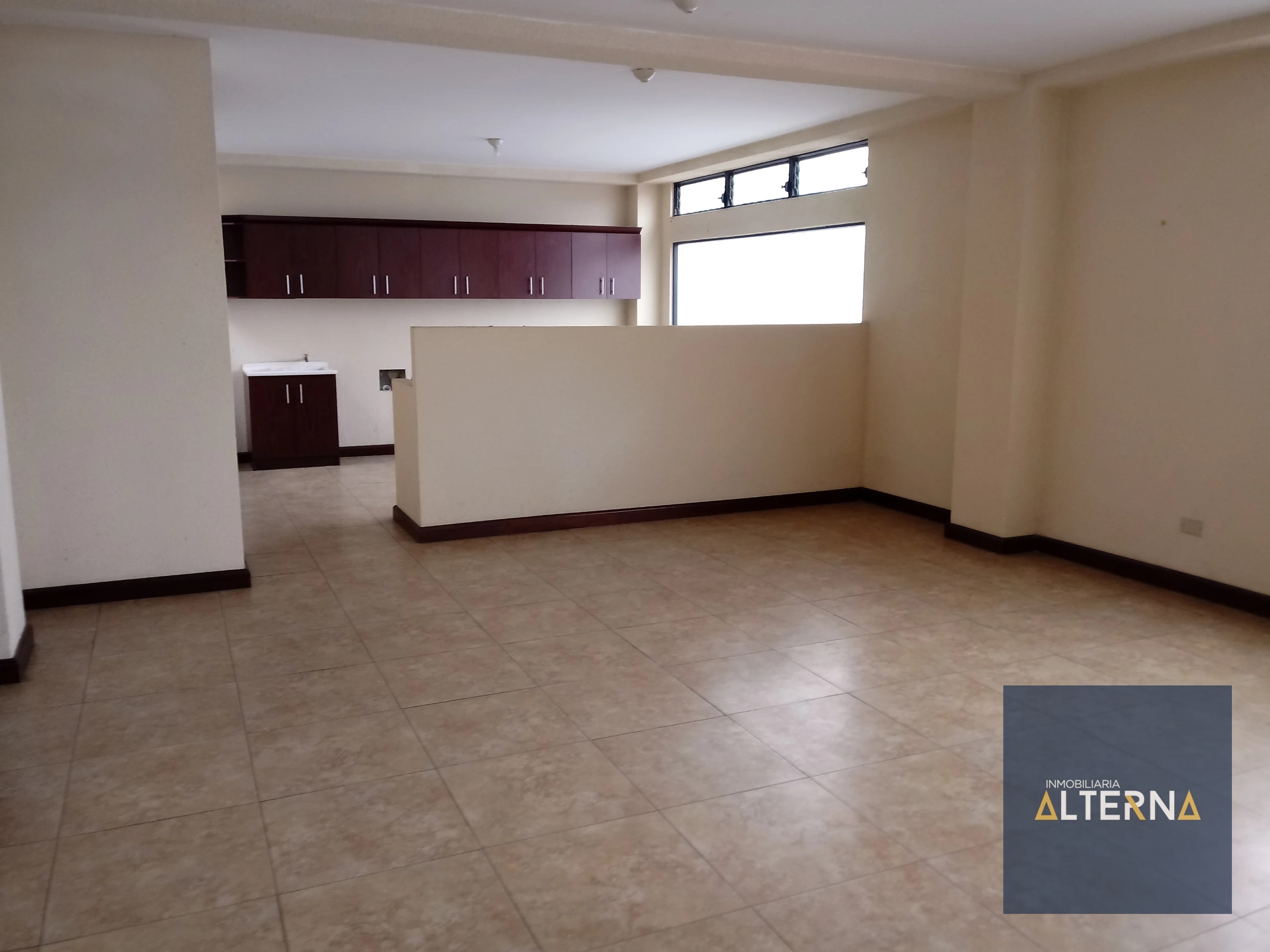 Apartamento en Renta en zona 10 muy cerca de centro medico — Apartamento en Alquiler en Zona 10, Guatemala, Ciudad — foto 1 de 10