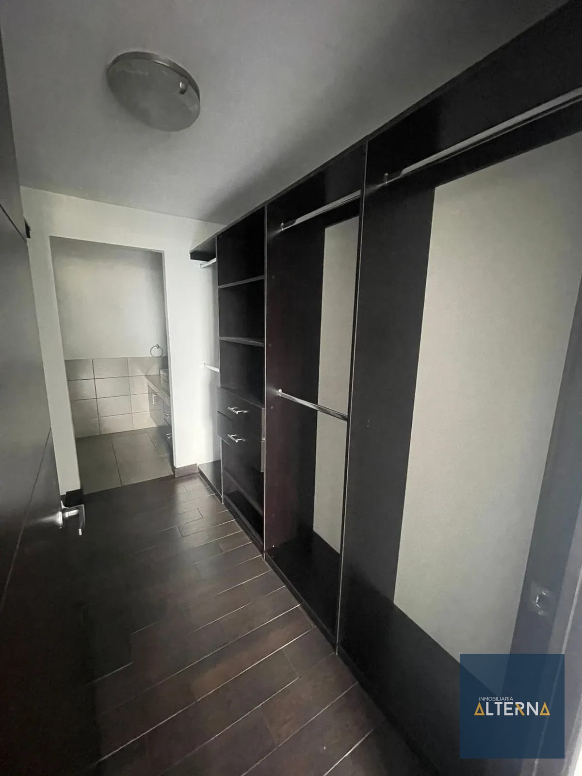 Amplio Apartamento en Renta Zona 14 — Apartamento en Alquiler en Zona 14, Guatemala, Ciudad — foto 3 de 7