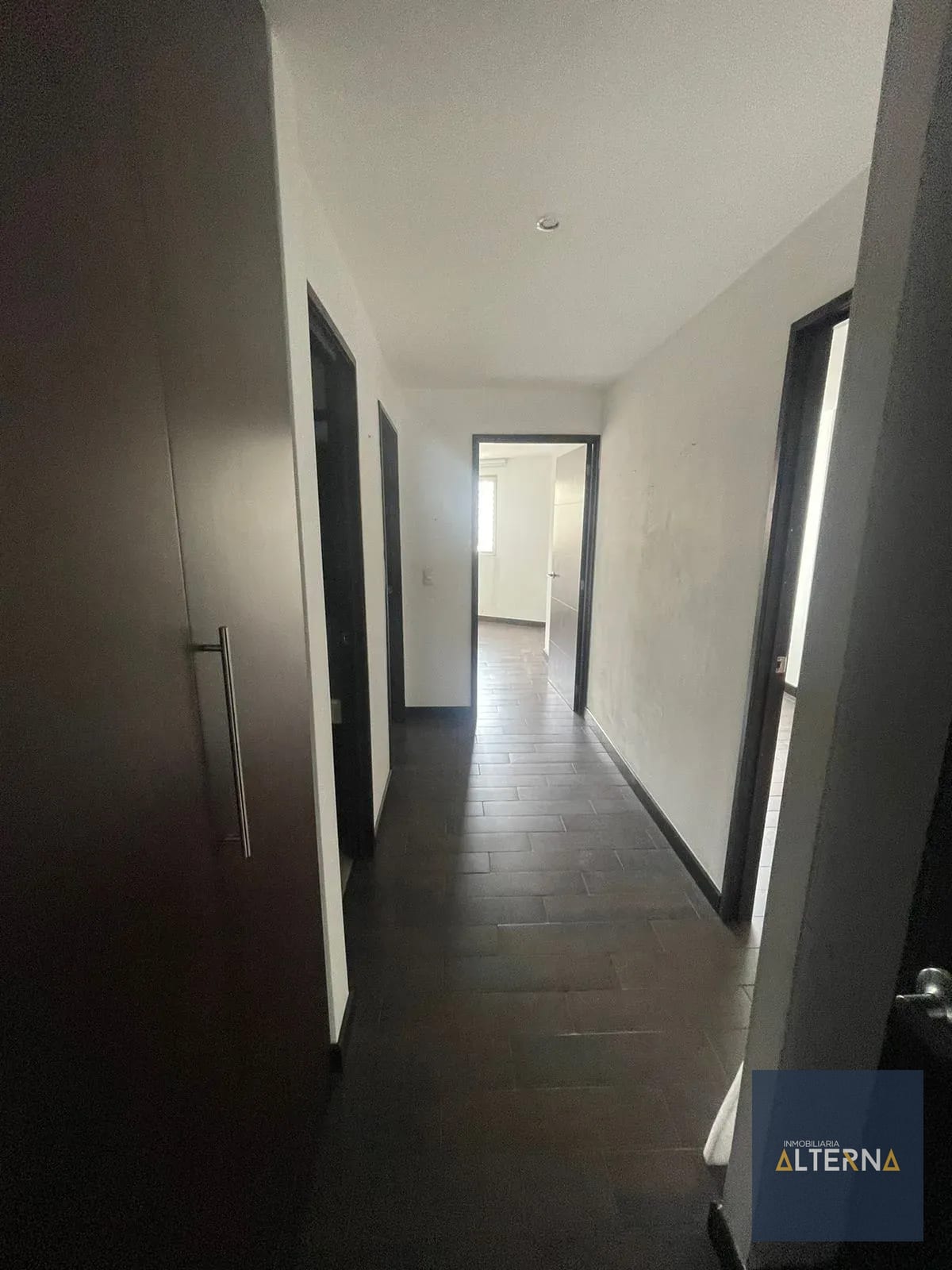AMPLIO APARTAMENTO EN RENTA ZONA 14 — Apartamento en Alquiler en Zona 14, Guatemala, Ciudad — foto 5 de 7