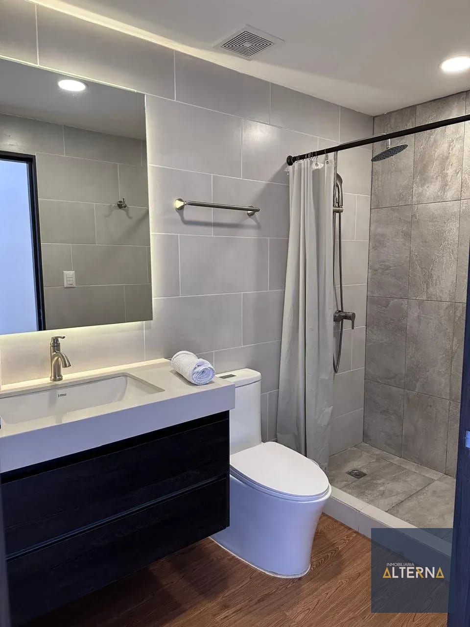 Lindo Apartamento Amueblado tipo eficiente en Renta en Zona 10 — Apartamento en Alquiler en Zona 10, Guatemala, Ciudad — foto 9 de 10