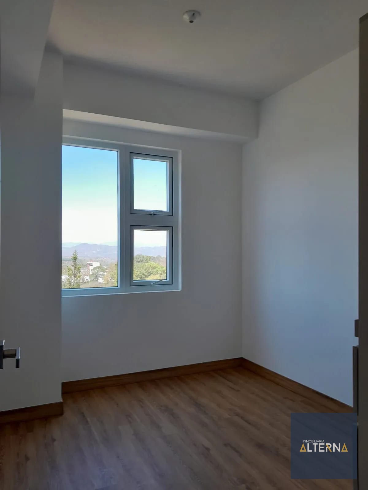 Apartamento en Renta en Zona 2 — Apartamento en Alquiler en Zona 2, Guatemala, Ciudad — foto 2 de 17