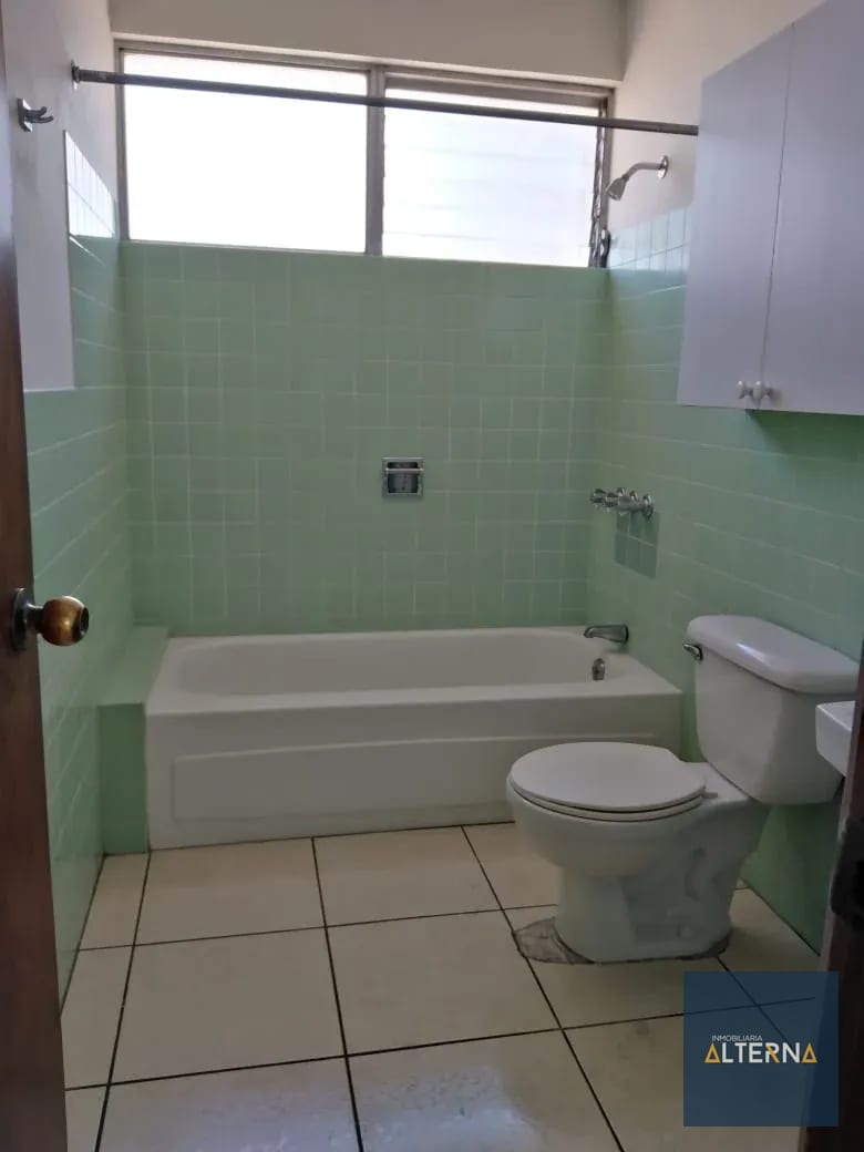 Apartamento en renta en zona 9 - Image 2