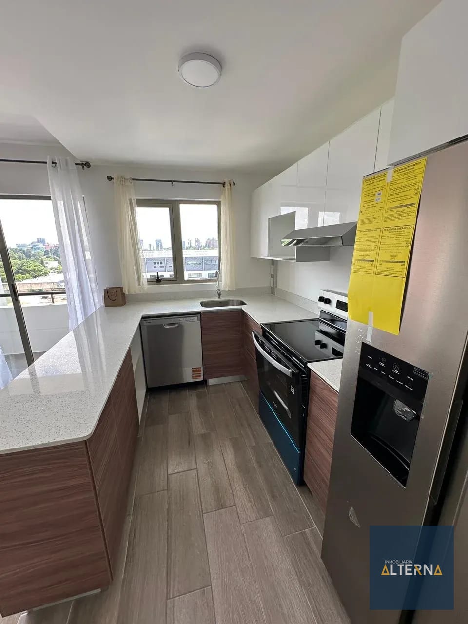 Apartamento en renta en Zona 14 Edificio Seghería — Apartamento en Alquiler en Zona 14, Guatemala, Ciudad — foto 3 de 11